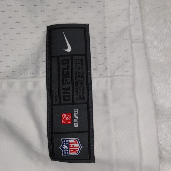 NWT - SEATTLE SEAHAWKS JERSEY:  RUSSELL WILSON #3 size L Woman's NWT - Picture 2 of 9